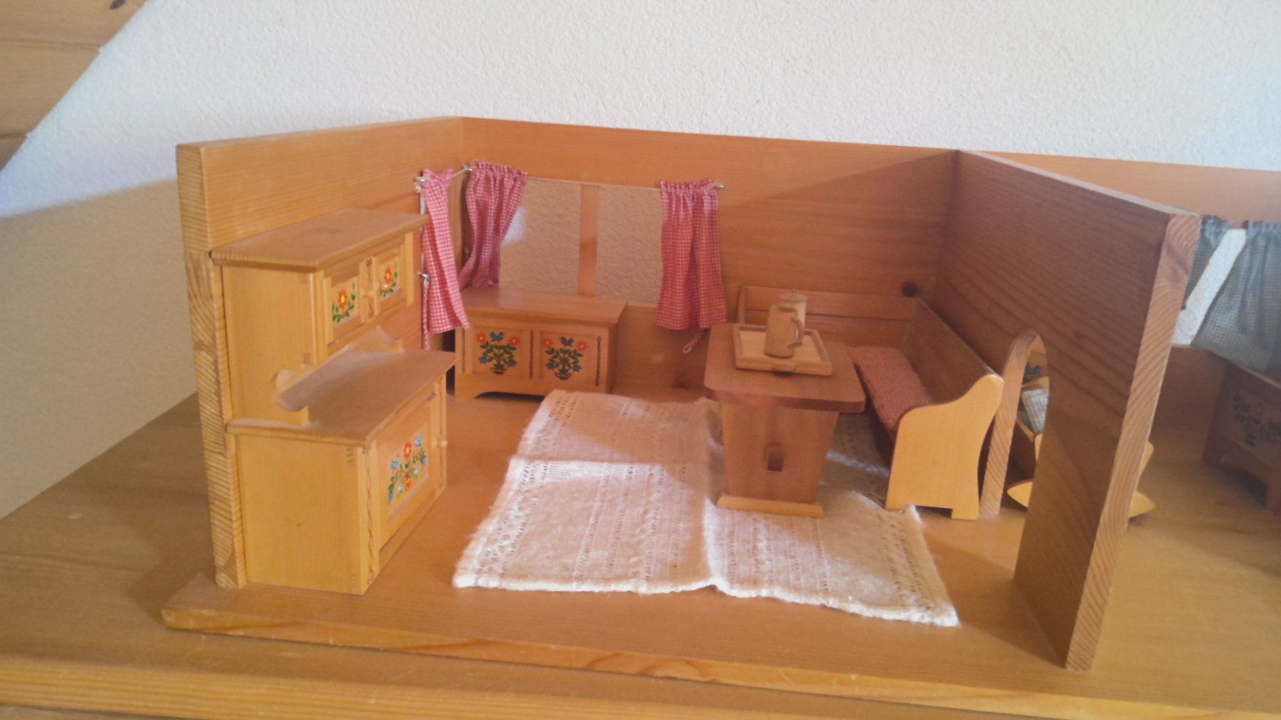 Case e mobili per bambole: Puppenstube Heimatwerk, handgemachte Möbel – Usato da Uster venduto da Esther_Hagmann