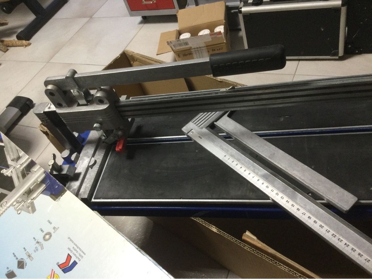 Alle Maschinen: Coupe carrelage 630 mm pro, – Gebraucht aus Savigny von Dnorton