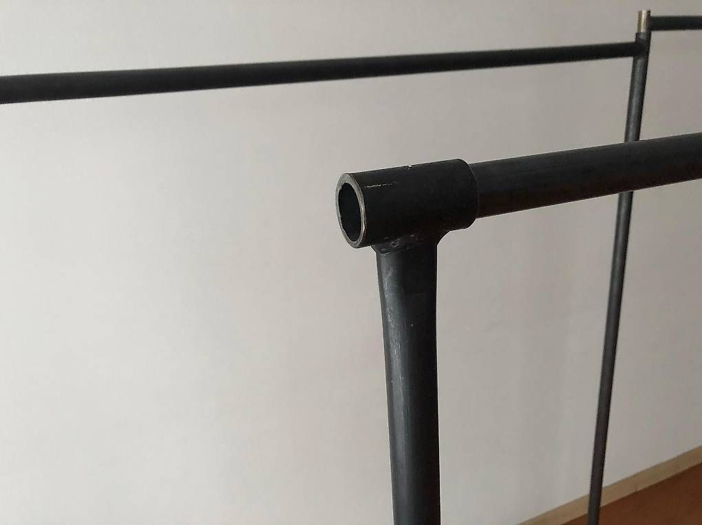 Garderobe: Kleiderständer aus Eisen – Gebraucht aus Basel von kri_wd99 2