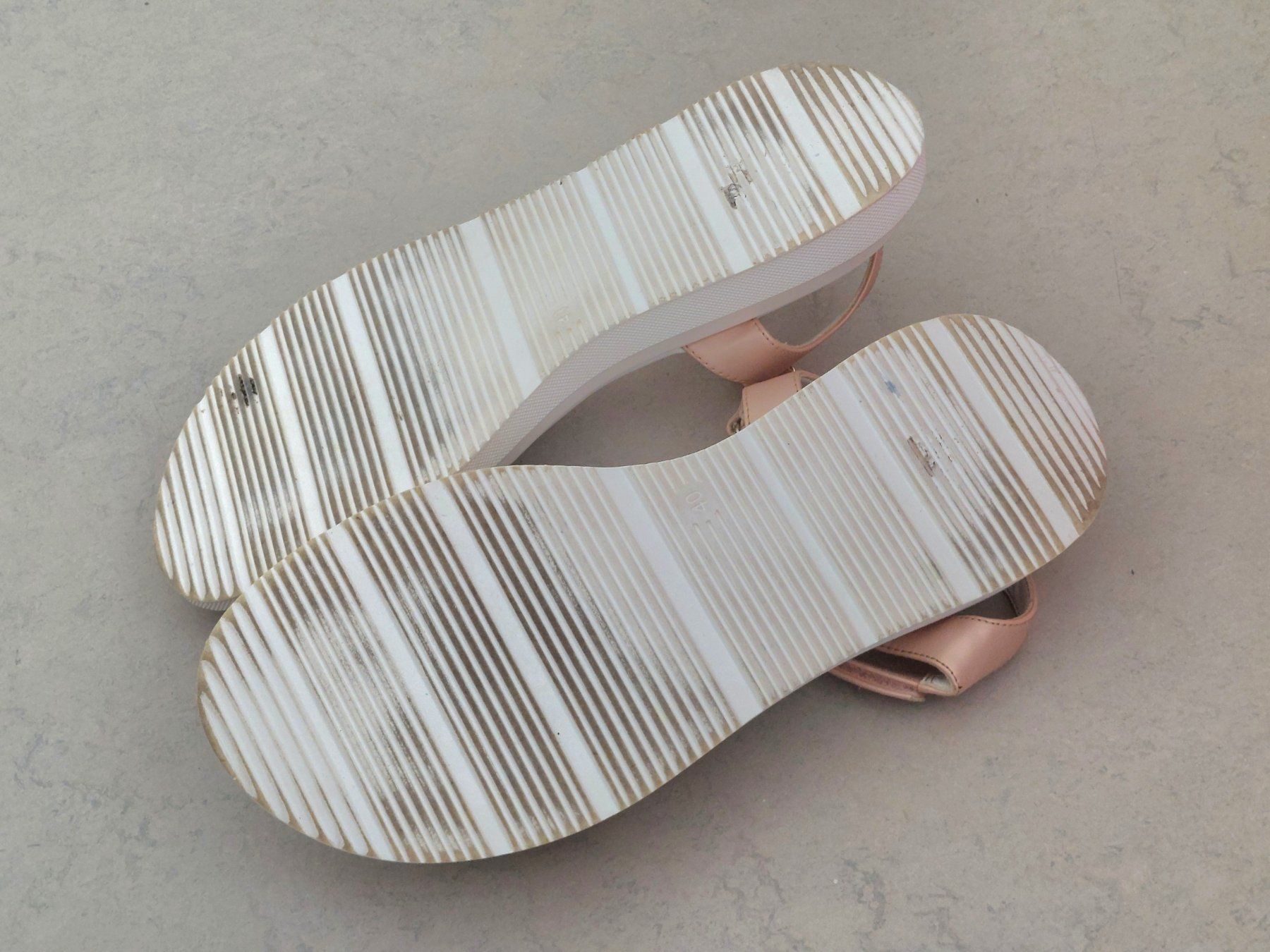 Tommy Hilfiger Scarpe per ragazze: Tommy Hilfiger Sandalen Gr.40 – Usato da Pfäffikon SZ venduto da max_5ylc 2