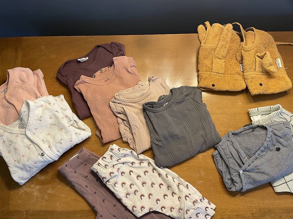 Lotti & Set di vestiti: Kleiderset / Kleiderpaket 62 / 68 – Usato da Grenchen venduto da nudj1