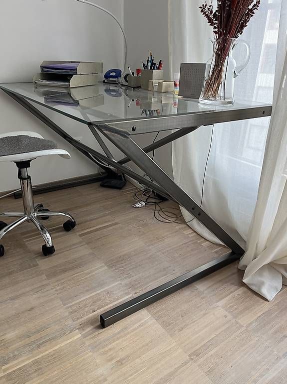 Bureaux: Schreibtisch mit Glasplatte – D'occasion à Horw par sar_9ntp 2