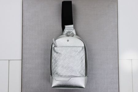 NEU Montblanc M Gram Sling Backpack/Brust-Bauchtasche Silber