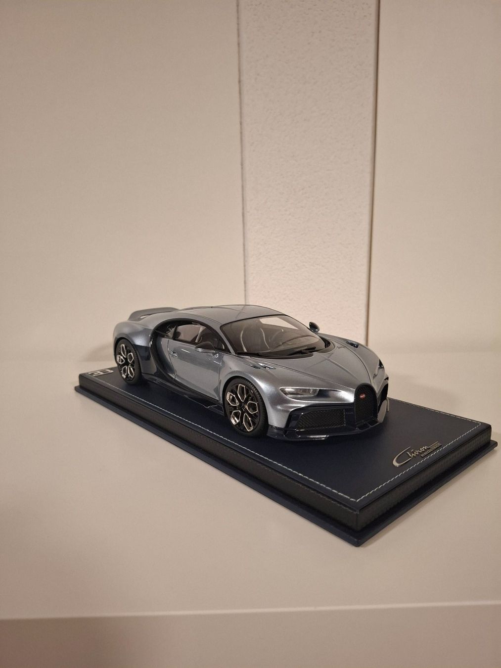 Bugatti Voitures modèles: Bugatti Chiron Profilee MR Collection 1:18 – D'occasion à Oberbipp par jpz_f8yh 1