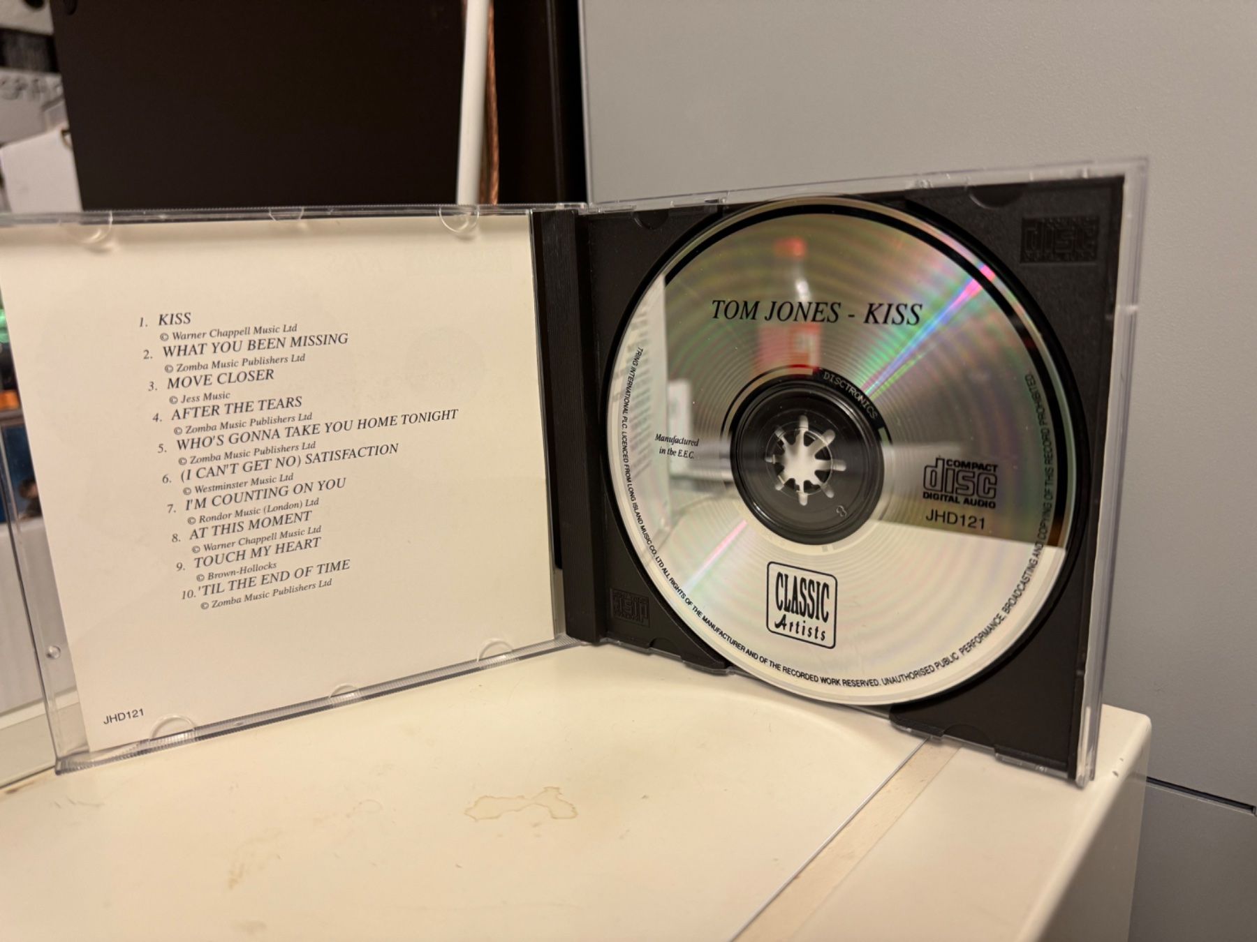 CD: Tom Jones - Kiss - HA11K – Nuovo (secondo la descrizione) da Küsnacht ZH venduto da Jazztilldawn 2