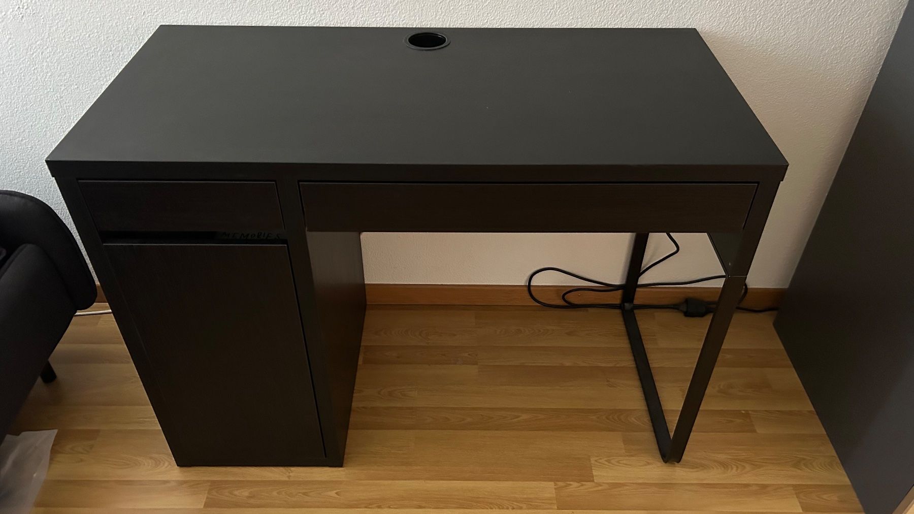 Scrivanie: IKEA MICKE Schreibtisch Schwarz – Nuovo (secondo la descrizione) da Zofingen venduto da laiicii