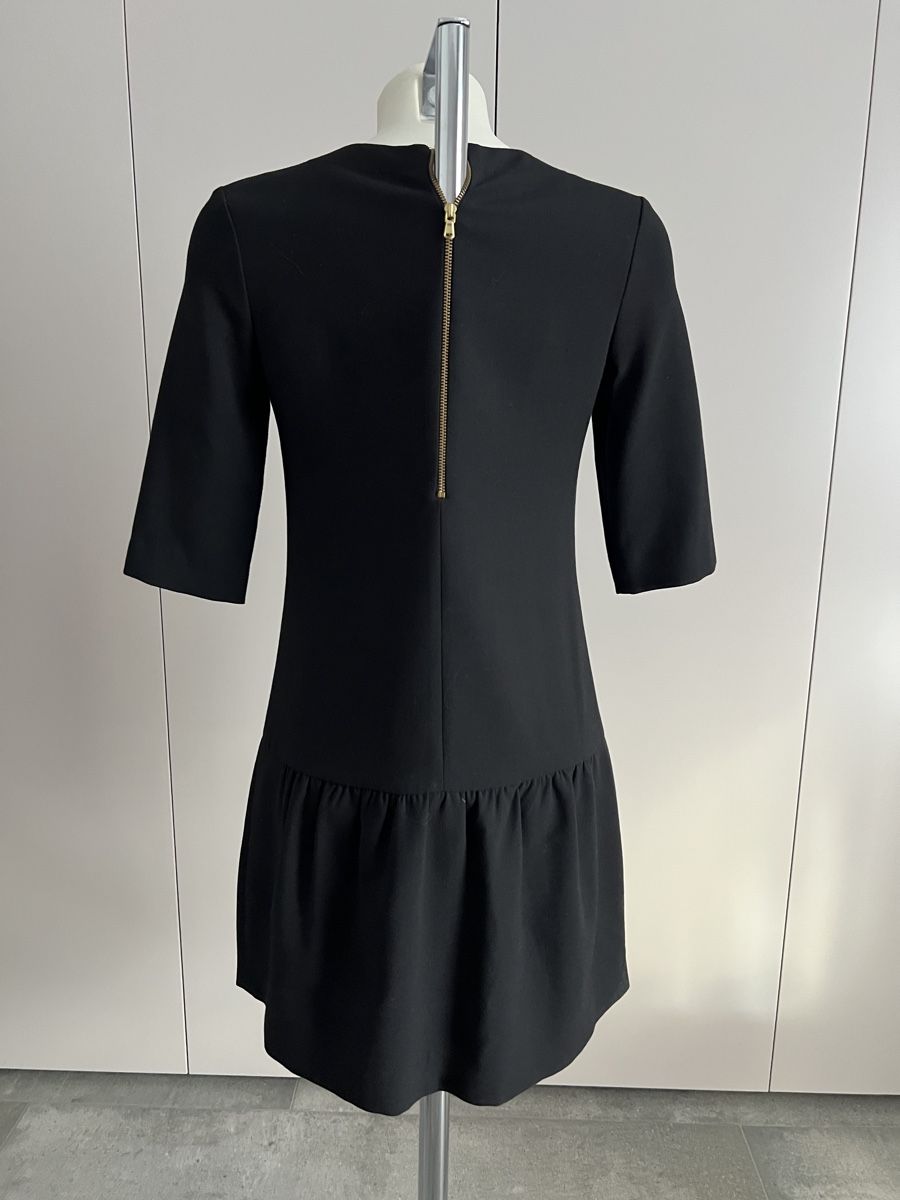 Pinko Kleider: Pinko Elegant Black Dress, Size M! – Gebraucht aus Cama von UnleashdByAna 1