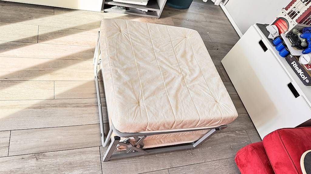 Letti: Pouf/letto trasformabile 100x100 – Usato da Balerna venduto da tagliamarco 1