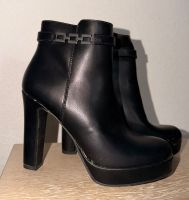Damen Stiefeletten schwarz mit Absatz gebraucht Zustand
