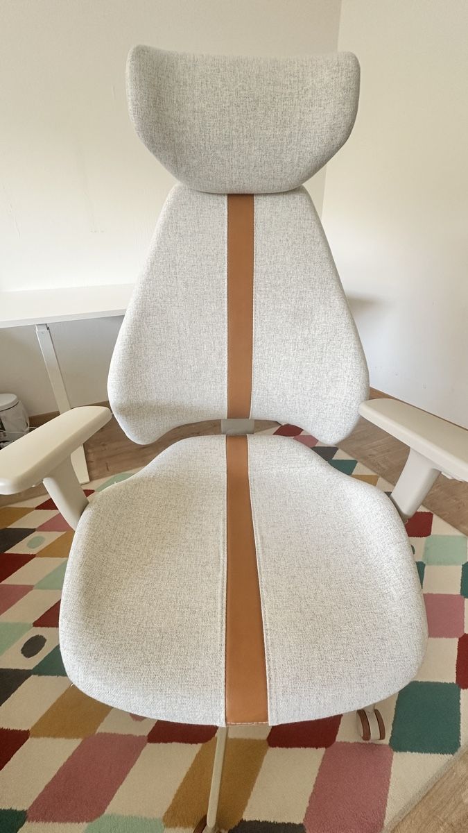 Poltrone: Office Chair, Ergonomic, Light Grey & Tan Leather A – Nuovo (secondo la descrizione) da St. Gallen venduto da wan_9mmx 1