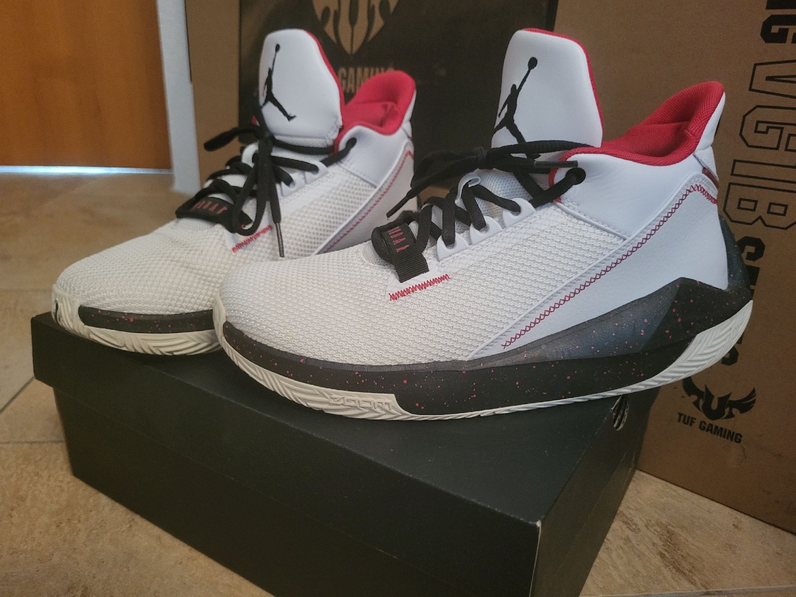 Jordan Scarpe da uomo: Nike Jordan 2x3 Basketball – Usato da Buchs SG venduto da cap_qnl6 1