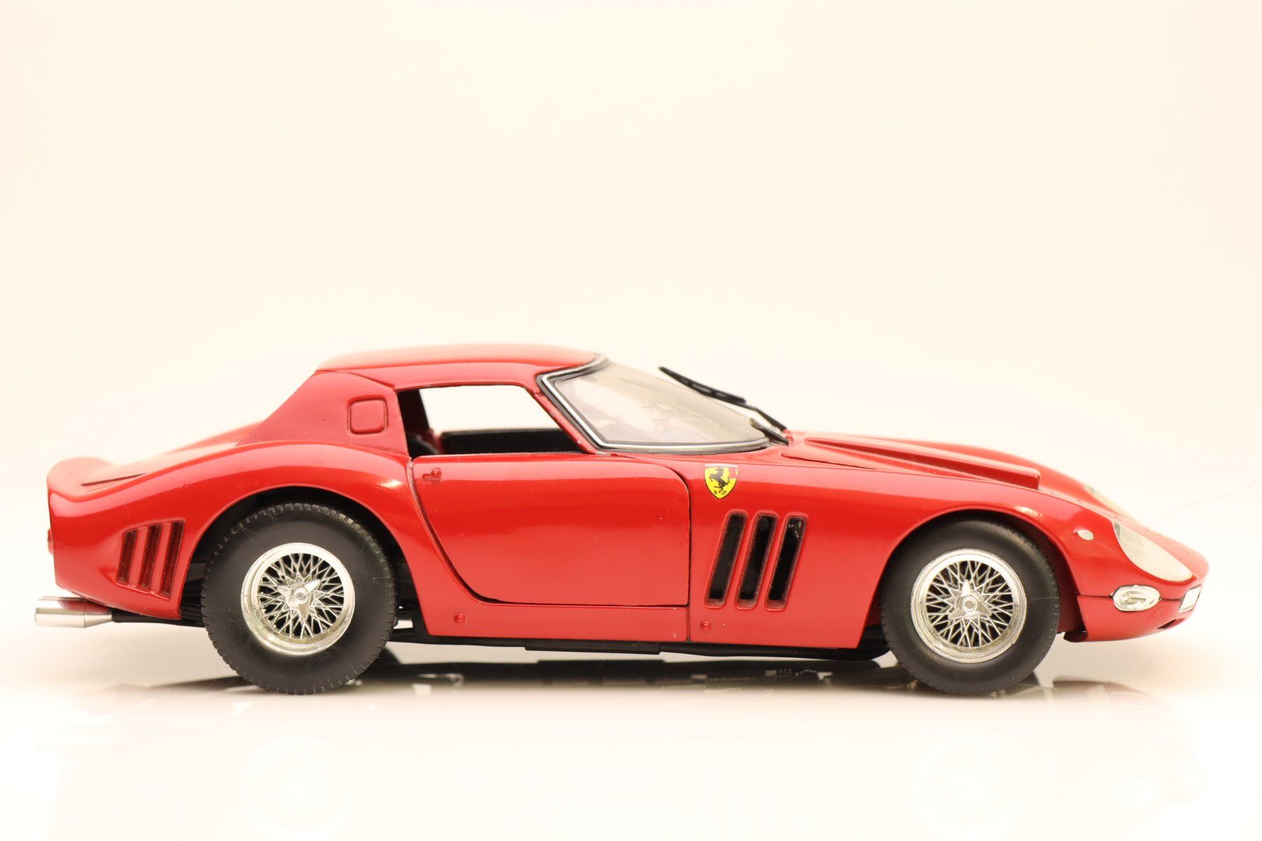 Ferrari Modellini d'auto: Jouef Evolution Ferrari 250 GTO Modellauto – Usato da Ried (Muotathal) venduto da Modellbahn.swiss 1