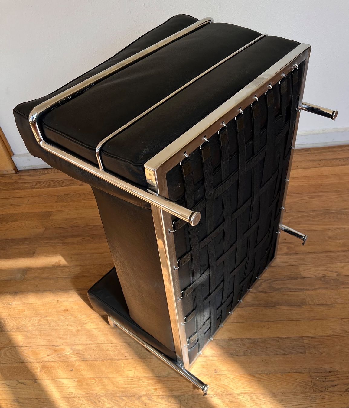 Le Corbusier Poltrone: Sessel LC3 Le Corbusier von Cassina, 1998 – Usato da Tecknau venduto da smoothtentacles 3