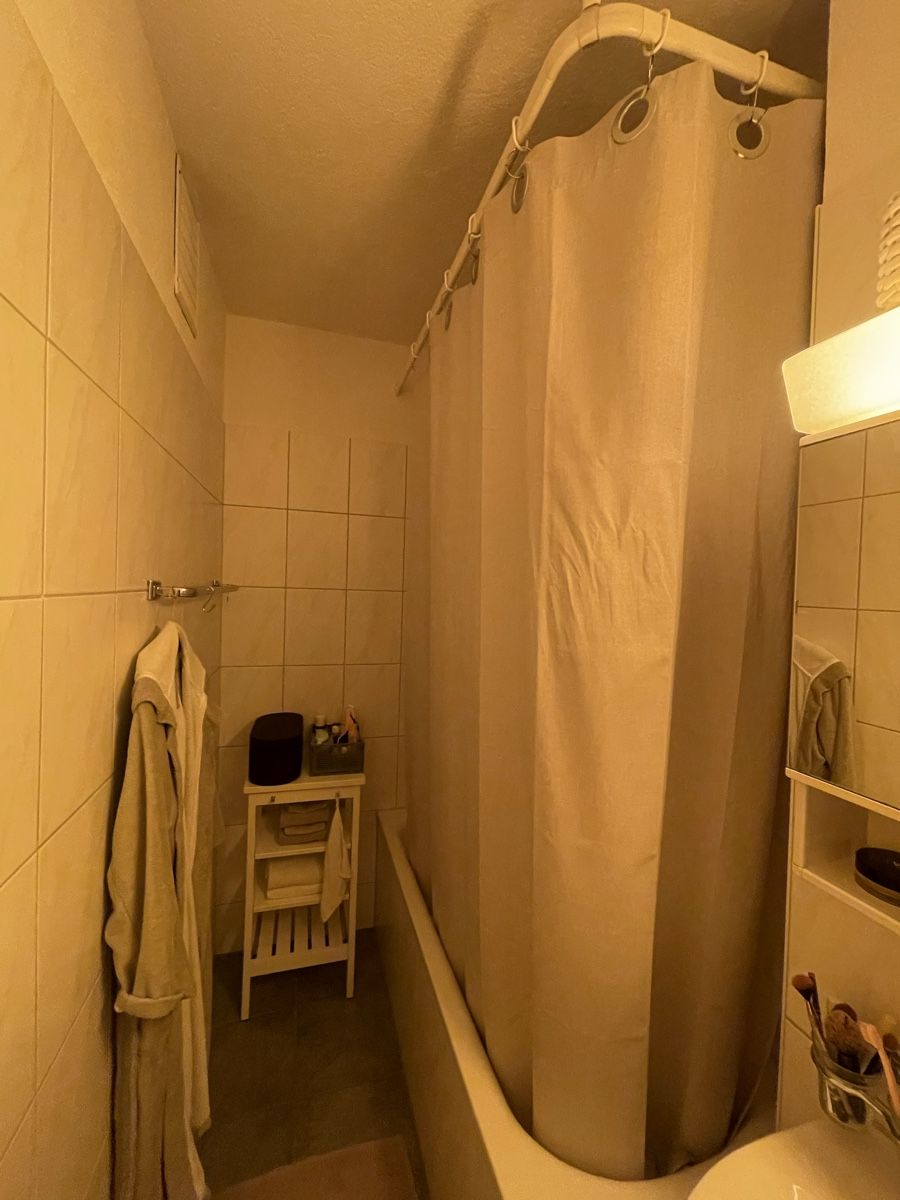 Vorhänge: Duschvorhang BUTLERS beige mit Ösen – Gebraucht aus Zürich von sro_kn6w 1