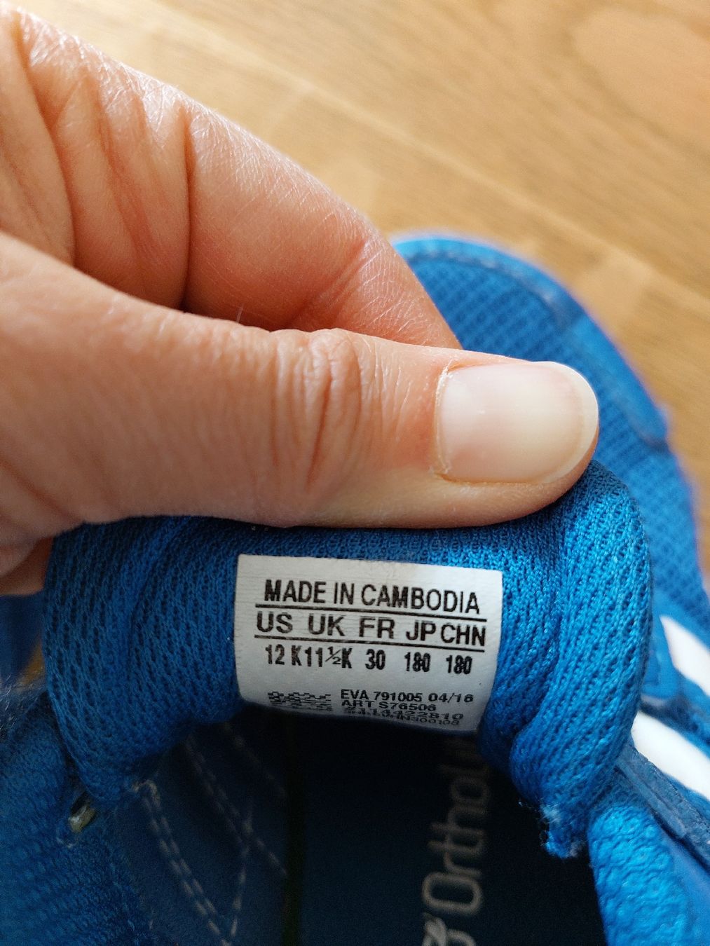 Scarpe per ragazzi: Hallenturnschuhe Gr 30 – Usato da Thun venduto da tin_5pm6 3