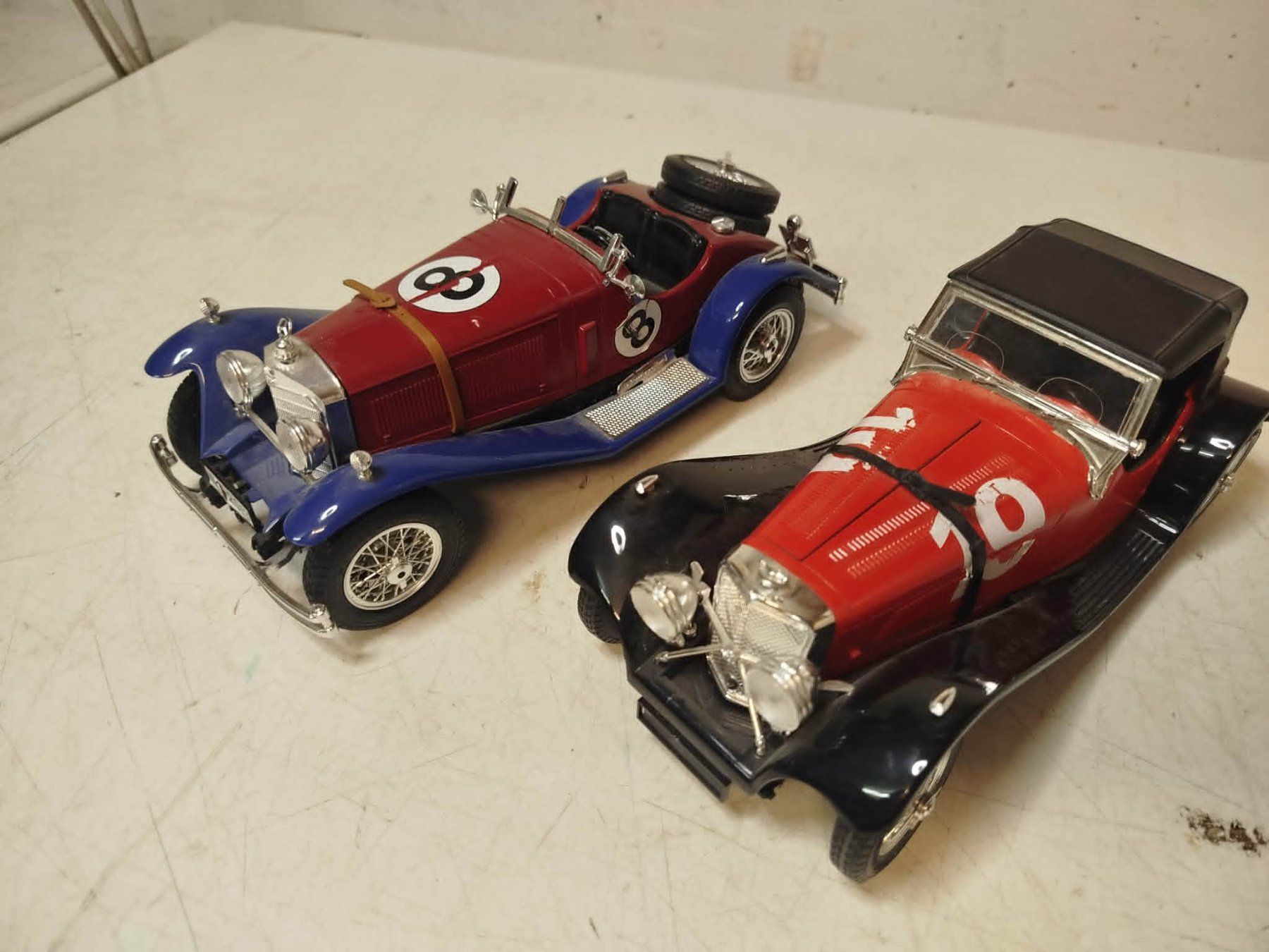 Bburago Voitures modèles: 2 modèles Burago – D'occasion à La Chaux-de-Fonds par Emmaus2300CDF