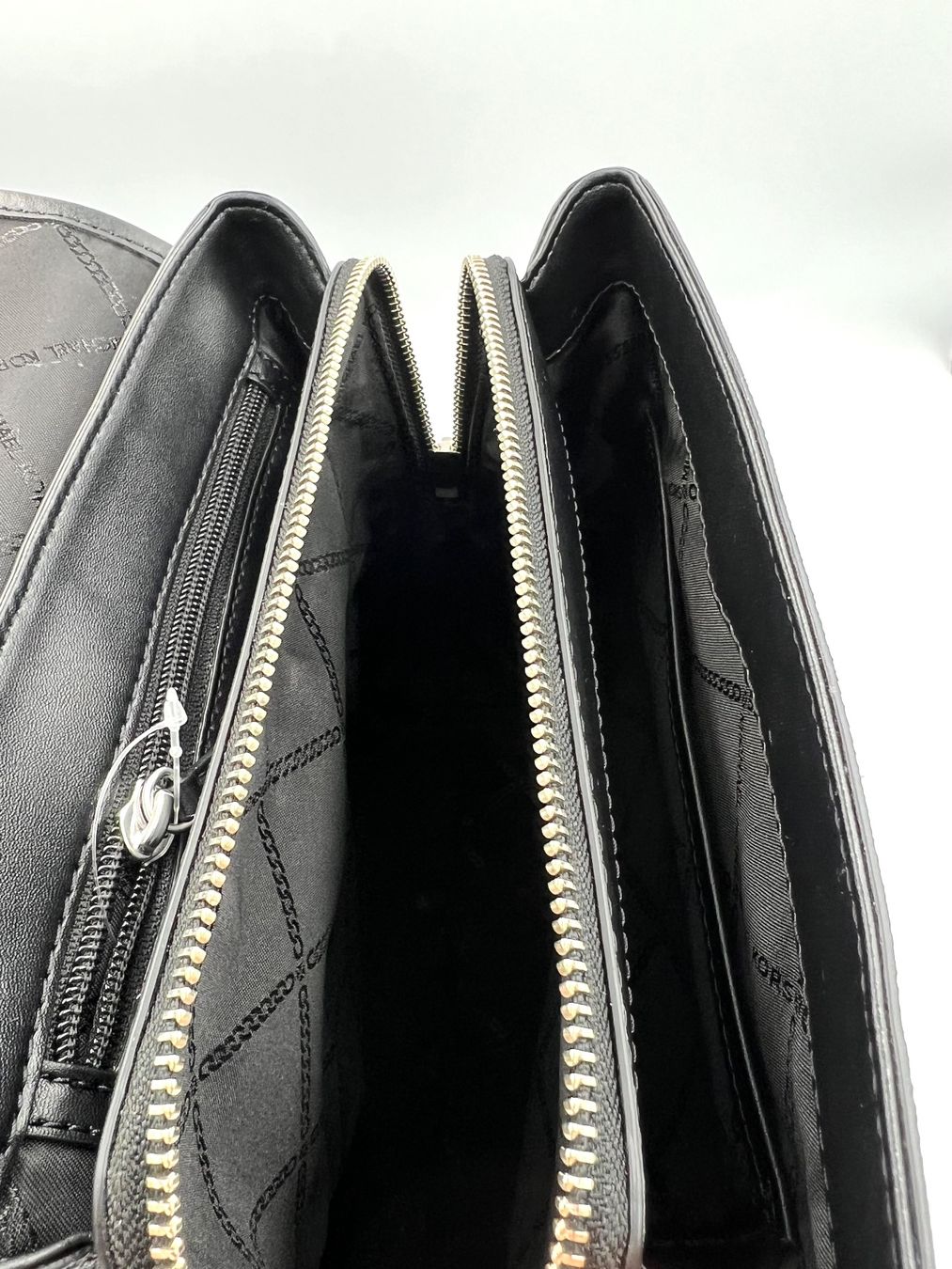 Michael Kors Rucksäcke: Michael Kors Rucksack black mit MK print – Neu und originalverpackt aus Wiedlisbach von Sistershop 6