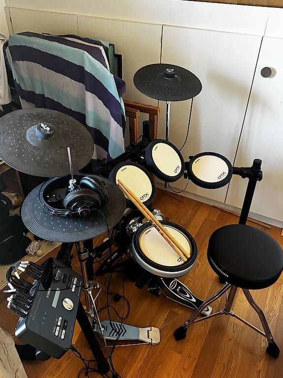 Strumenti musicali: Elektronikschlagzeug Yamaha DTX 582K – Usato da Birsfelden venduto da jon_687v