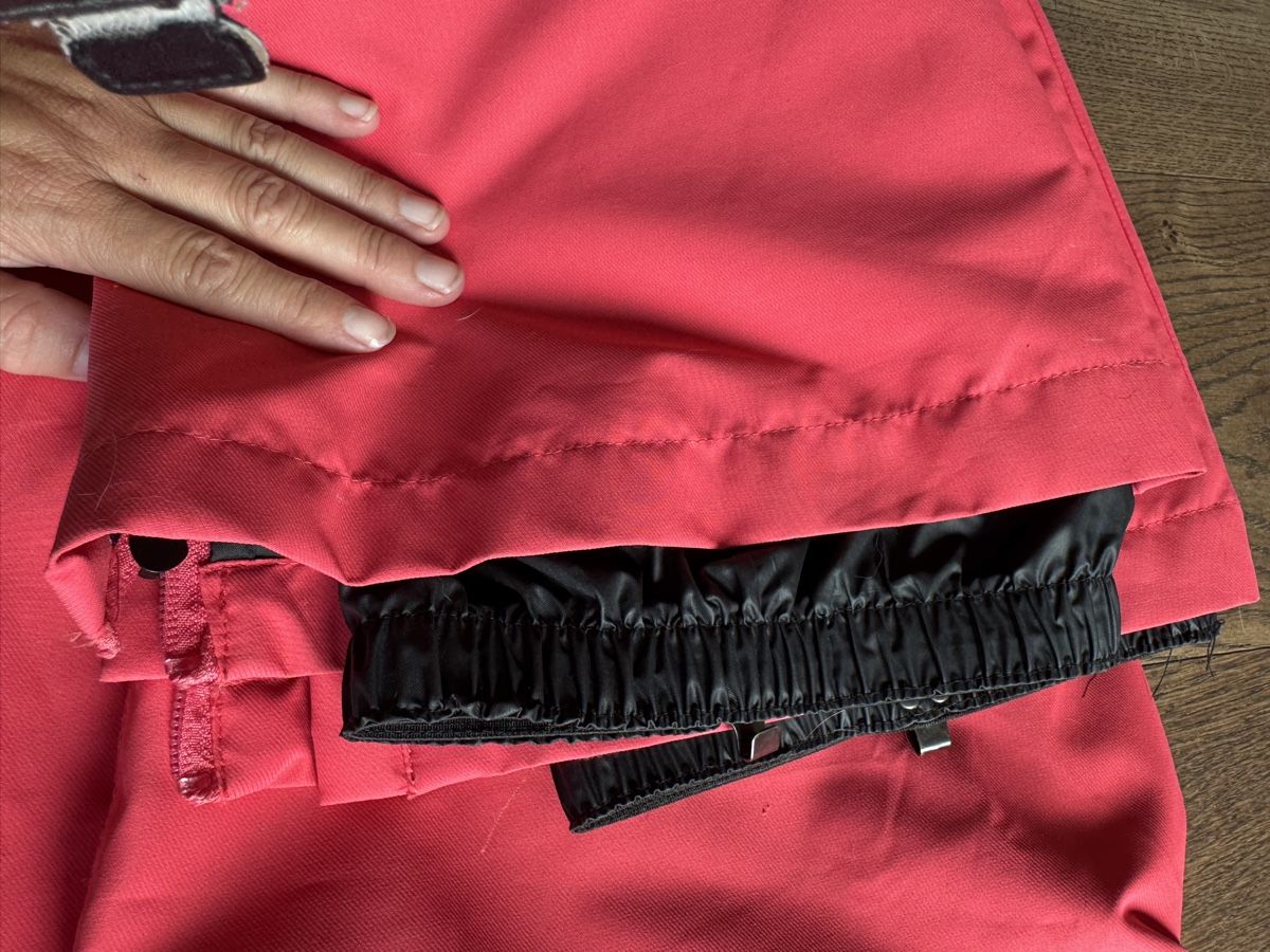Completi & Tailleur: Ski Jacke Ktec mit Hose Grösse S   – Usato da Niederbüren venduto da Oetschli 8