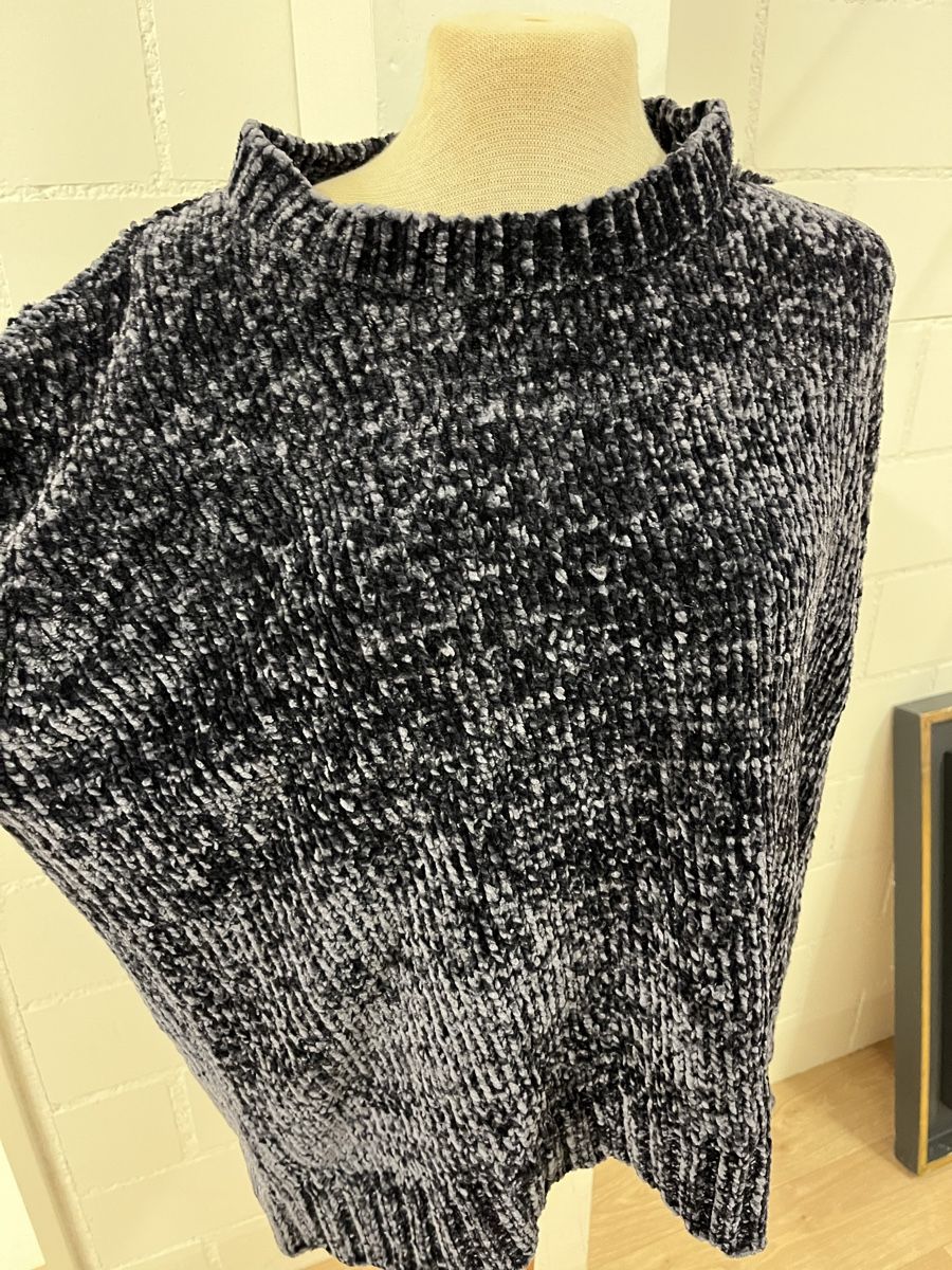Pullover & Sweatshirts: grauer Fleecepulli – Gebraucht aus Küsnacht ZH von ya___ra 1