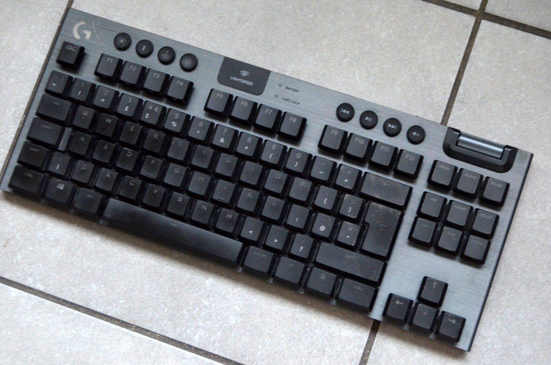 Logitech Tastaturen: Logitech G915 TKL Lightspeed Keyboard – Gebraucht aus Collonges von arashee 1