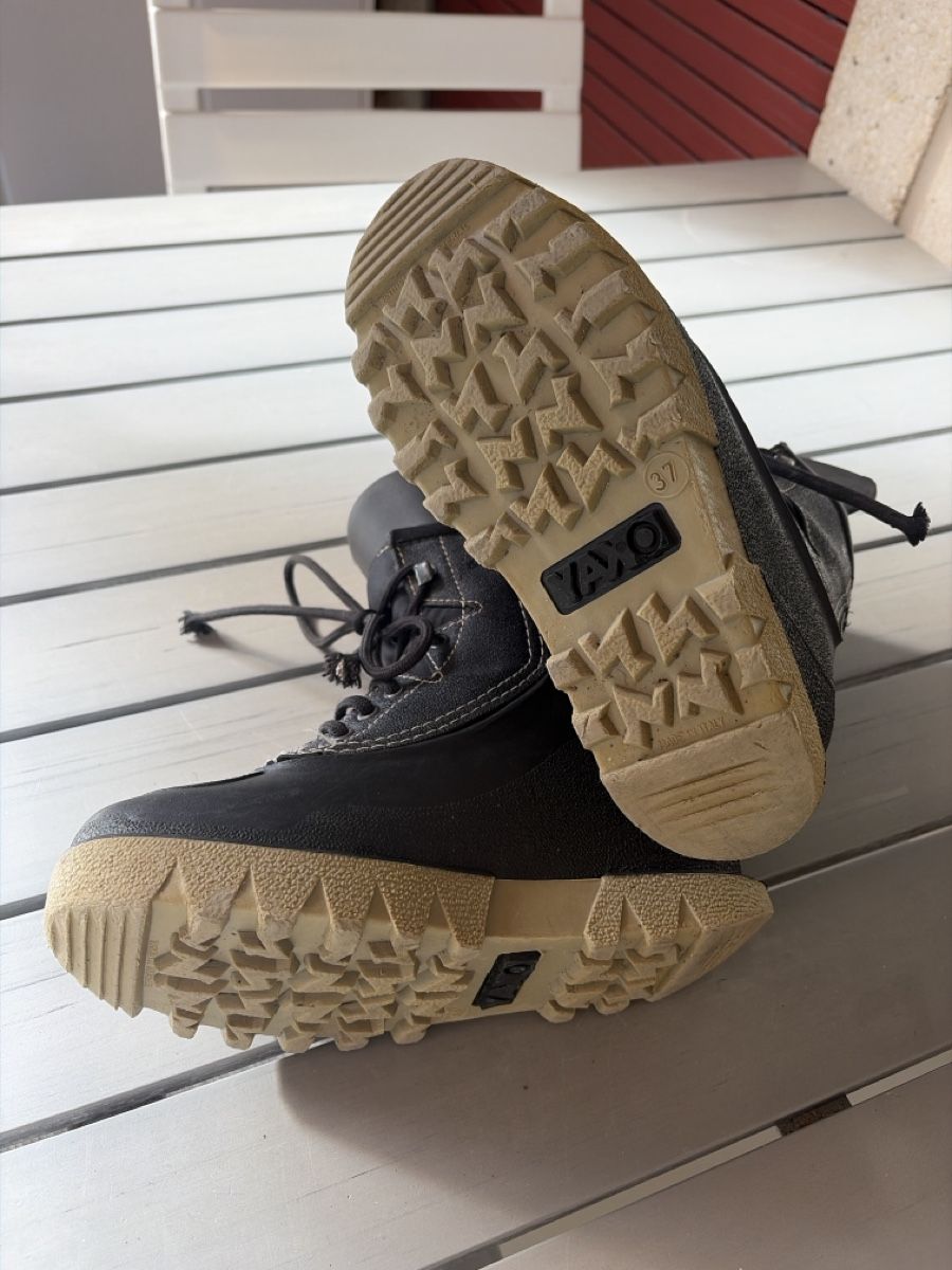 Chaussures garçon: Boots de snowboard Okay – D'occasion à Marin-Epagnier par hibiscus26 1