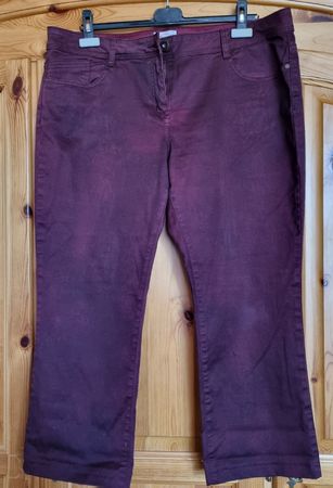 Damen Jeans 7/8  Grösse 46 dunkelrot s.Oliver guter Zustand