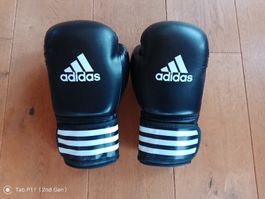 Adidas Boxhandschuhe, neuwertig, top Zustand!