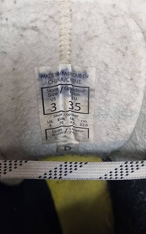 Patins à glace: Eishockeyschlittschuhe Grösse 35 – D'occasion à Biel/Bienne par sheila7002 1