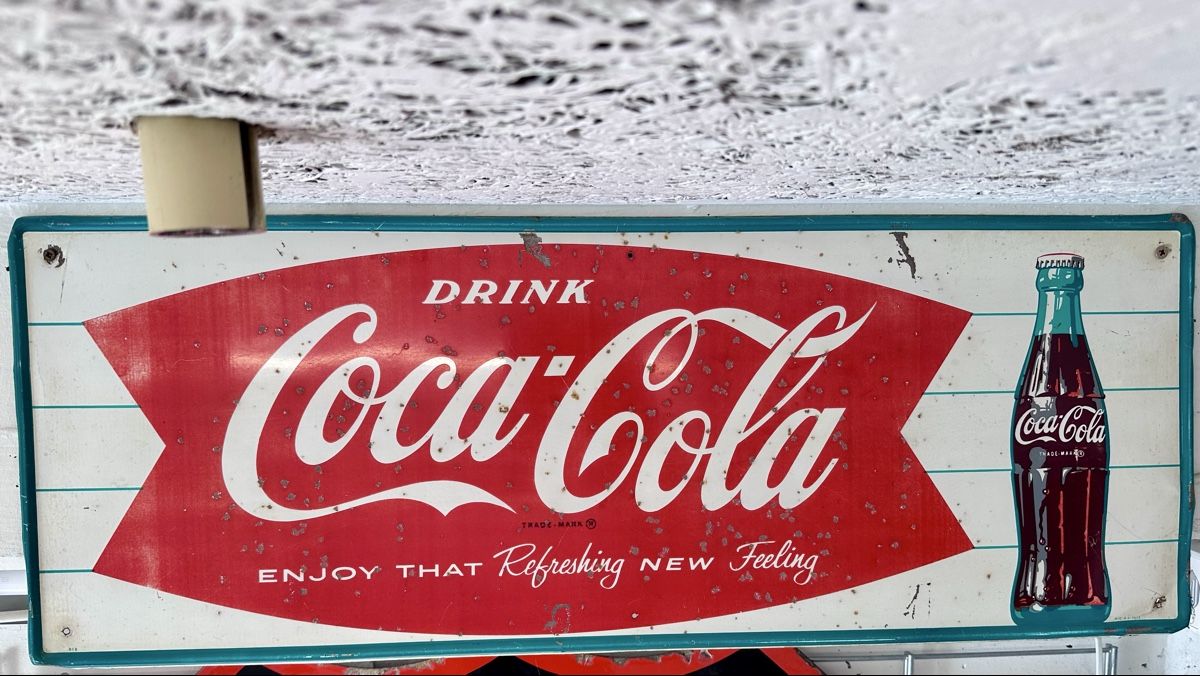 Coca-Cola Insegne: Coca Cola Schild USA 1960 Fishtail – Usato da Muttenz venduto da topi68