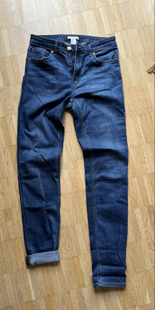 H&M Jeans: Skinny Stretch Jeans H&M Gr.36 – Usato da Zürich venduto da mybuybye 1