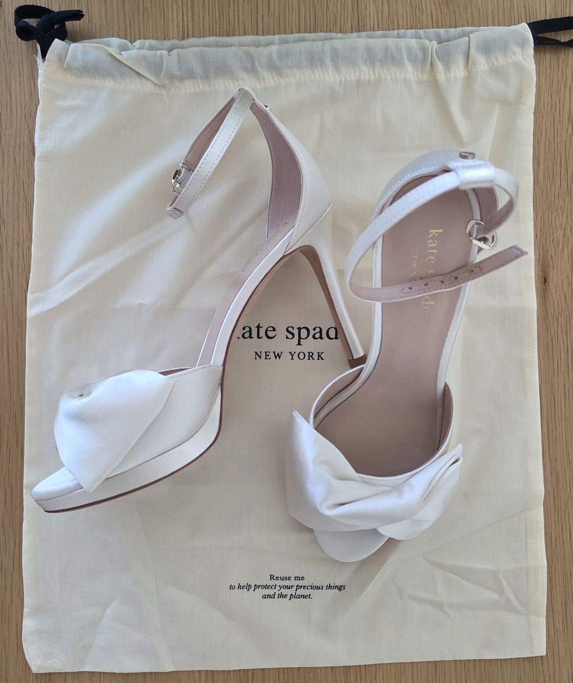 Kate Spade Damenschuhe: Kate Spade Bridal Bow Sandals – Neu (gemäss Beschreibung) aus Zürich von Suse_ram