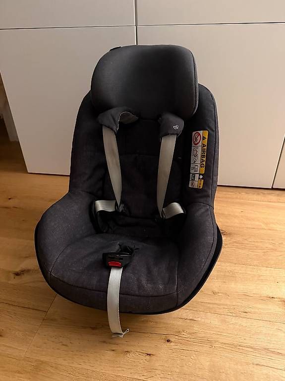 Seggiolini per auto: Autositz mit 2 Isofix-Stationen – Usato da Tübach venduto da egon-das-murmeltier