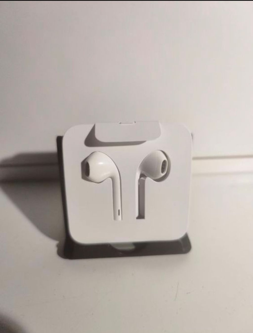 Apple Cuffie: Apple EarPods mit Lightning Connector - Neu – Nuovo (secondo la descrizione) da La Tour de Peilz venduto da Dejobokin