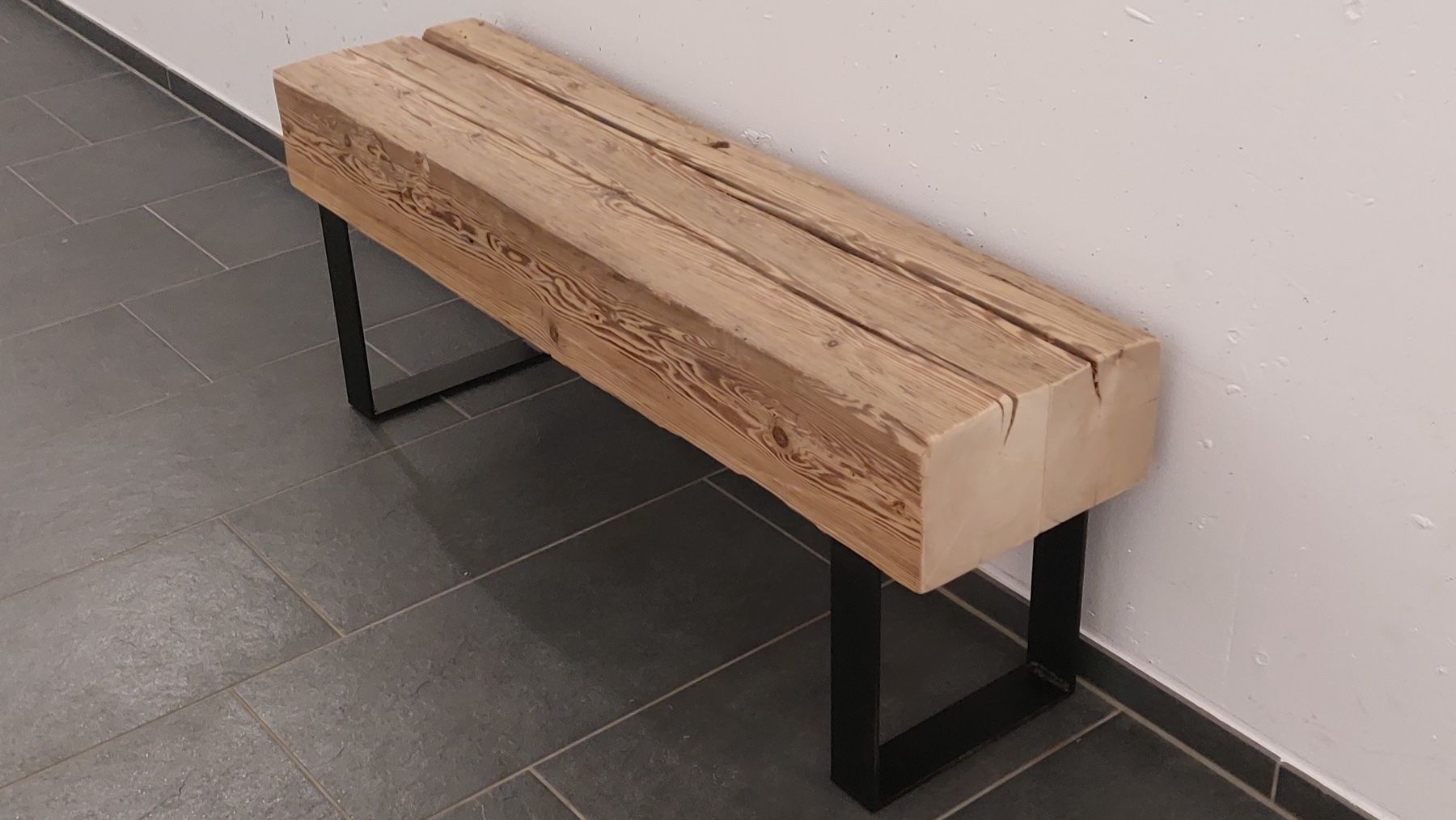 Panchine: Rustikale Sitzbank aus einem Altholzbalken – Nuovo e nell'imballaggio originale da Egnach venduto da Oldwoodstyle 9