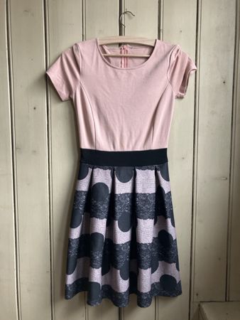 Stilvolles Kleid Gr.34/36 in Altrosa/Schwarz / A-Line,