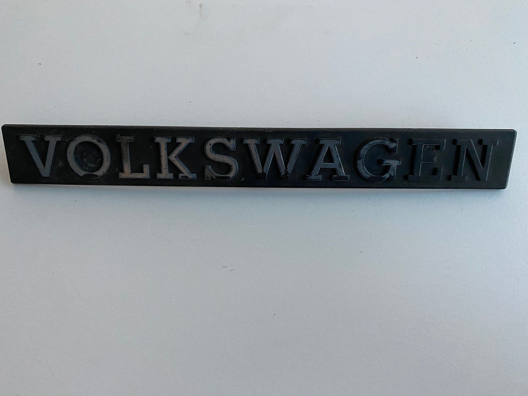 VW Tutti pezzi di ricambio auto: VW Volkswagen Emblem – Usato da Alpnachstad venduto da Rucksack10