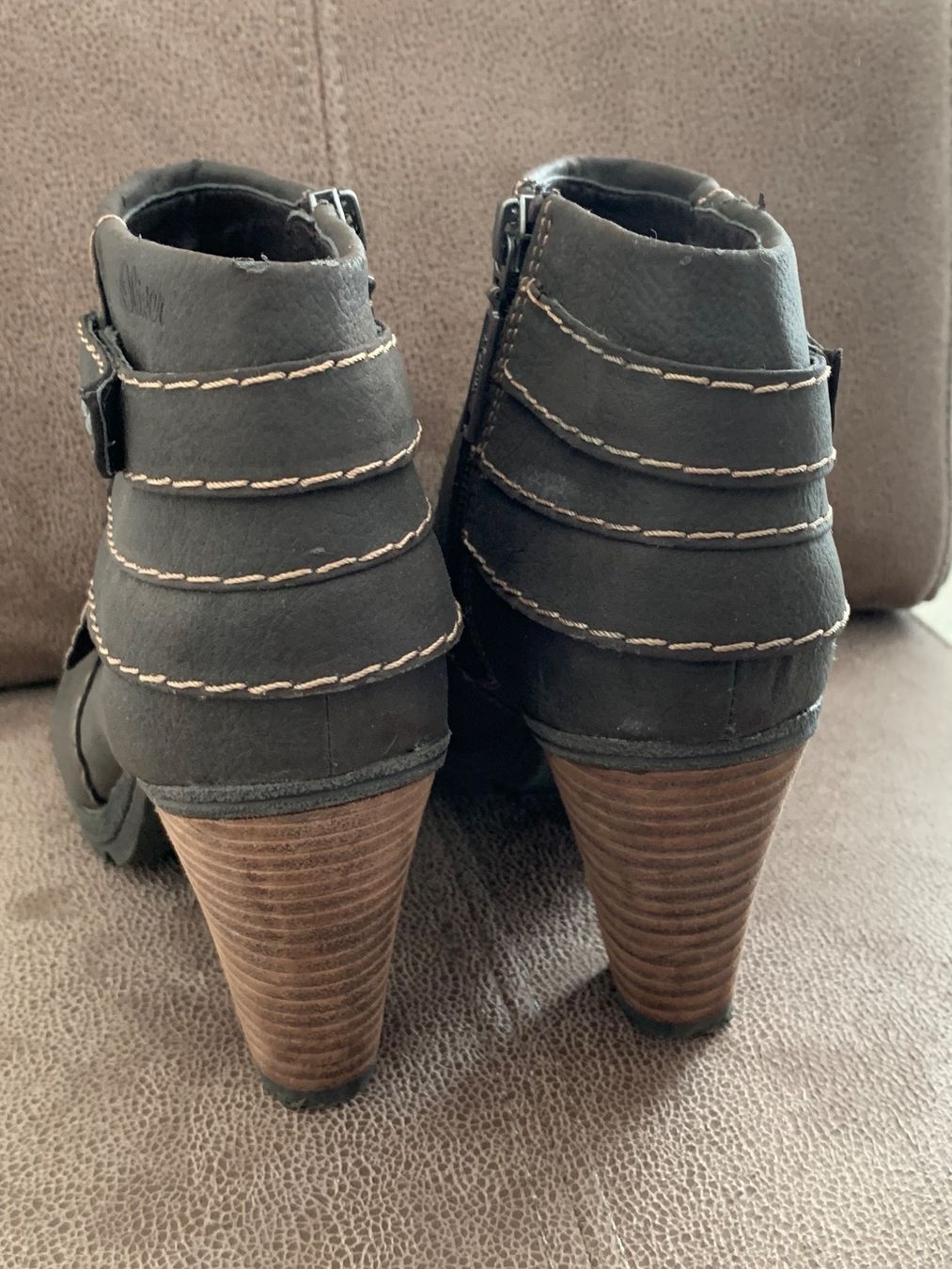Scarpe da donna: Damen Stiefeletten – Usato da Huttwil venduto da Nedja0 1