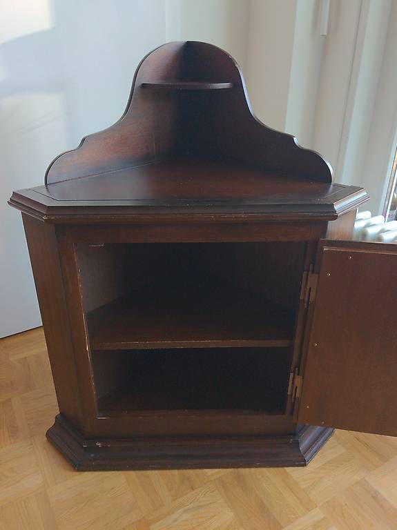 Armadi: Eckschrank von Pago – Usato da Basel venduto da nasiMH 1