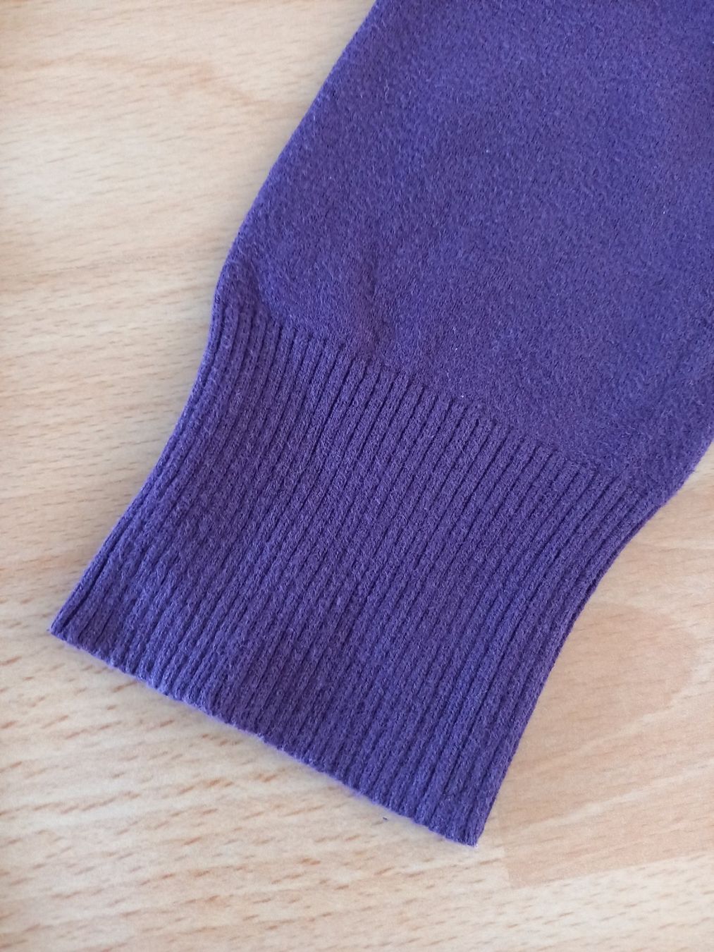 Pullover & Sweatshirts: 3er-Set Damenpullover mit V-Ausschnitt, ca. Gr. M – Gebraucht aus Obernau von Corolli 7