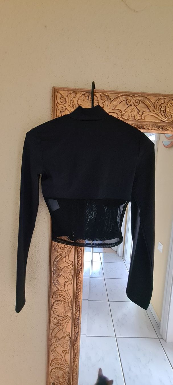 Bershka Top: Bershka Top – Usato da Allschwil venduto da Virgo 2