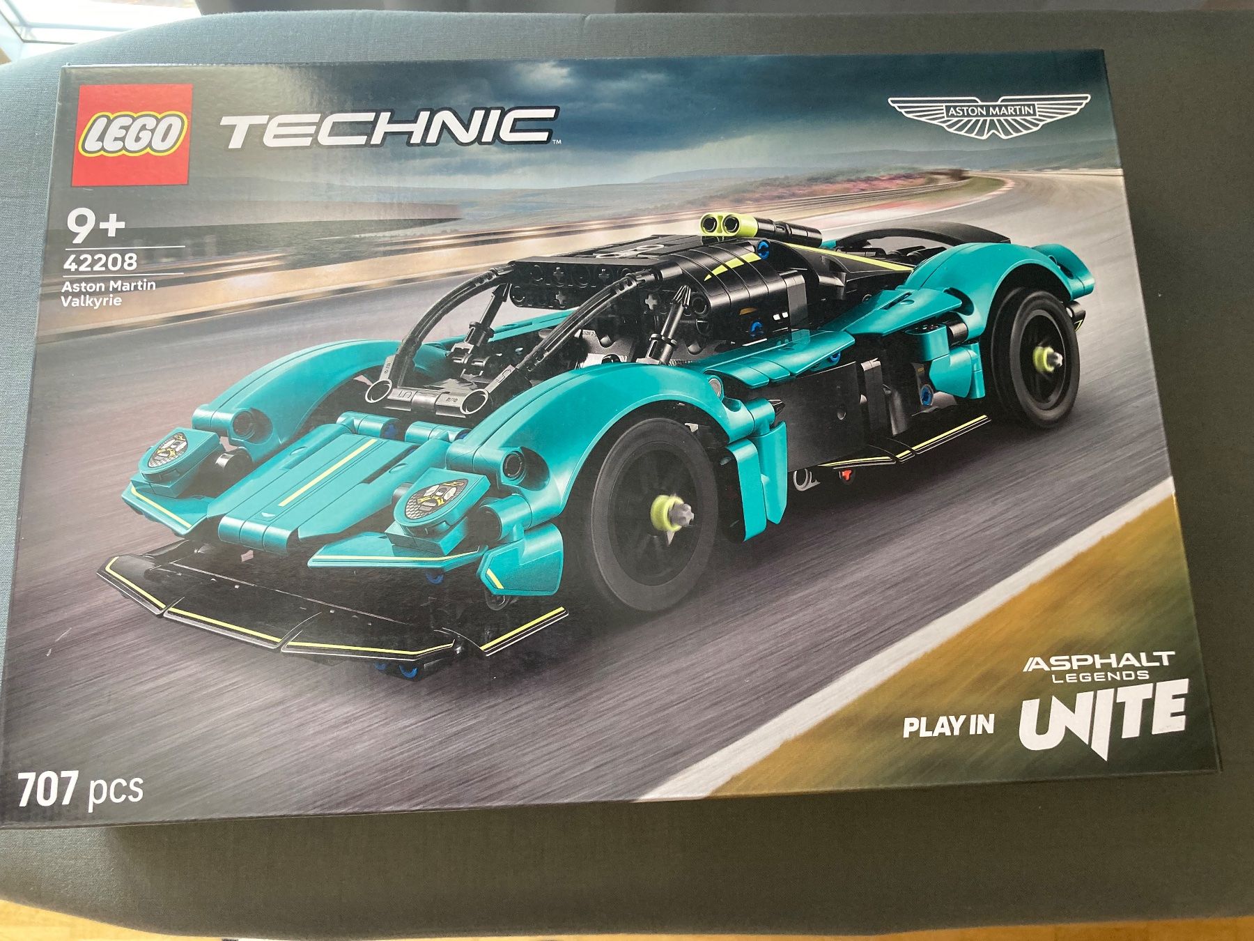 Lego Kit di costruzioni: LEGO Technic 42208 Aston Martin Valkyrie 707 Teile – Nuovo e nell'imballaggio originale da Zürich venduto da mik_h9ty