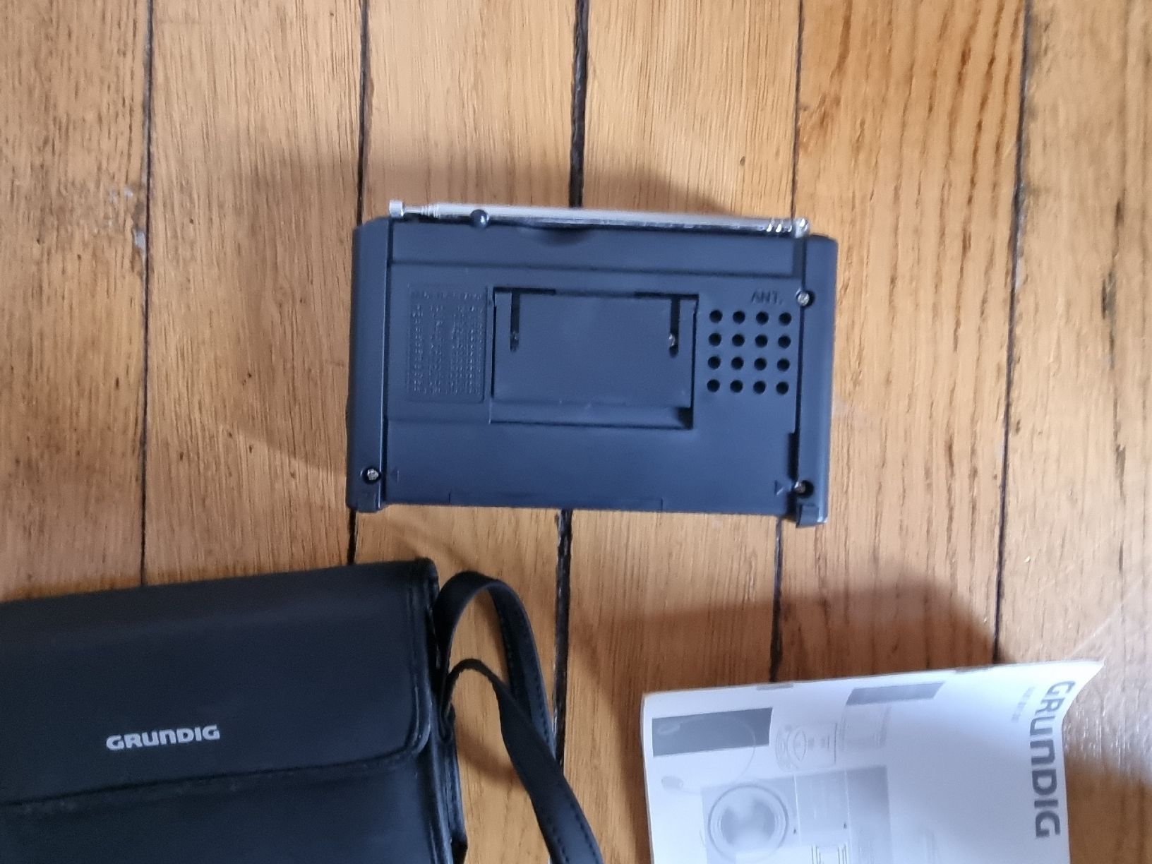Grundig Radio: Grundig Radio – Usato da Schaffhausen venduto da Leveron13 3