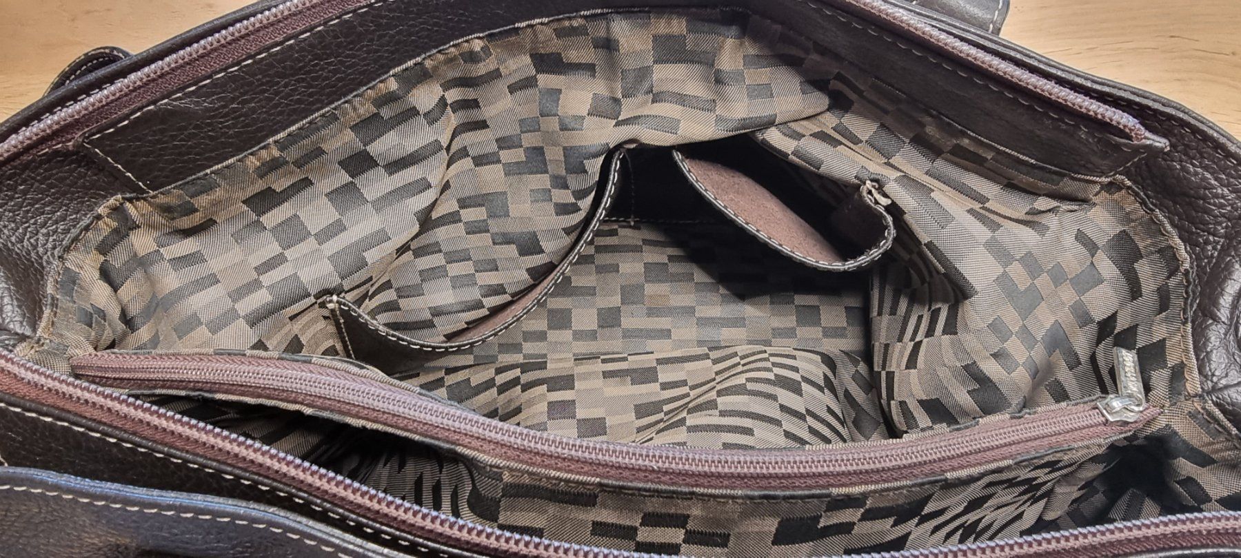 Navyboot Taschen für Damen: Navyboot Leder Umhängetasche – Gebraucht aus Dielsdorf von meret07 7