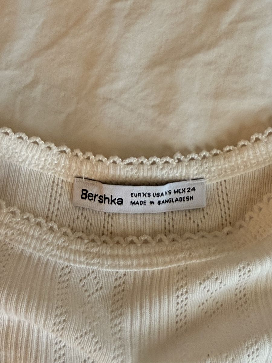 Bershka Tops: Weisses Top mit Spitze von Bershka – Gebraucht aus Oberrohrdorf von a._.w 1
