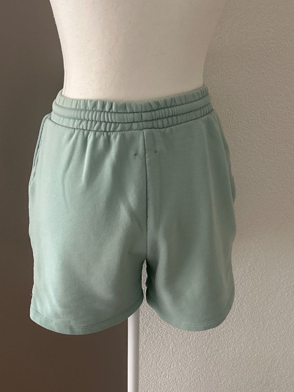 Pull&Bear Pantaloni: Damen Short mintgrün von Pull&Bear Grösse M – Usato da Brunnen venduto da Nala2929 6