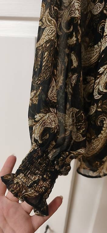 Chemisiers: Mango Bluse mit Paisleymuster  Grösse M – D'occasion à Schaffhausen par wanno 1