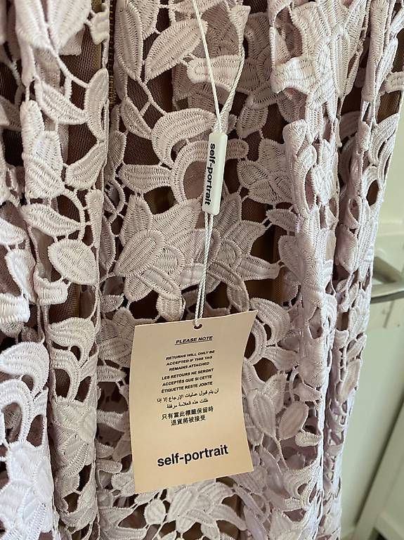 Vestiti: NEU Self Portrait Spitzenkleid Midi – Usato da Zürich venduto da vkummer 1