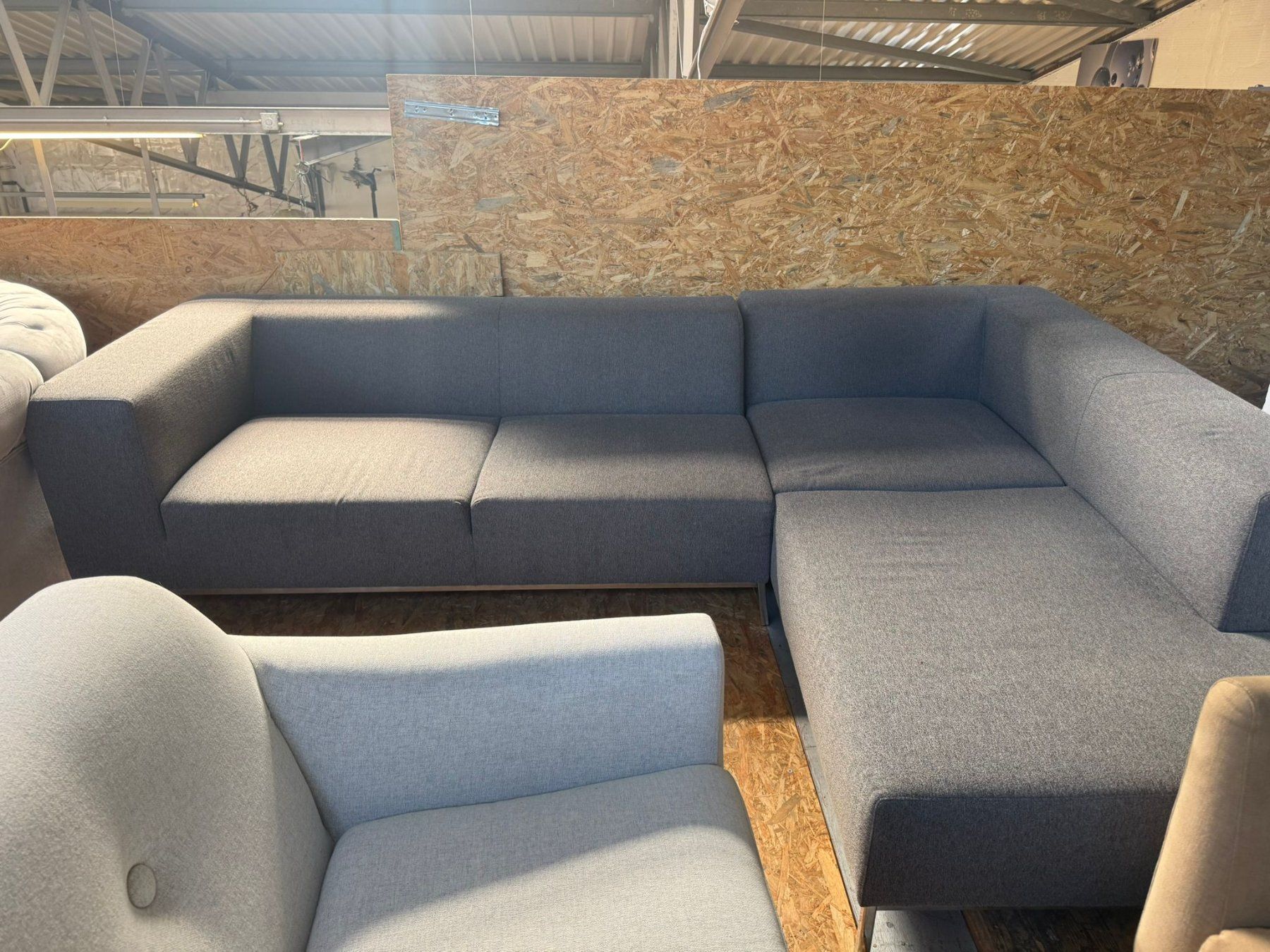 Sofas: Ecksofa grau L-Form 269cm Breite gebraucht – Gebraucht aus Dietikon von arj_lrs8 4