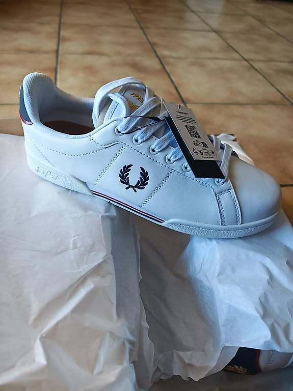 Scarpe da donna: Sneaker Fred Perry nuove – Usato da Cugnasco venduto da Ric72